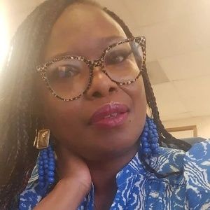 Meet your Posher, Dana